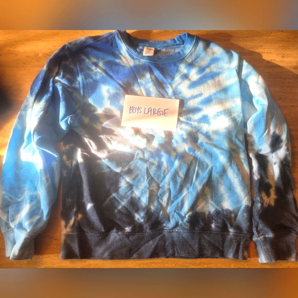 Dreamside brand boys large tie dye sweatshirt